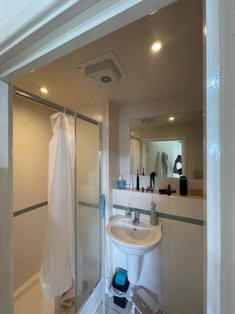 3 Beedroom Apartment for Rent in Burden House, Vauxhall London SW8