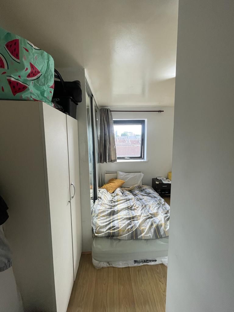 3 Beedroom Apartment for Rent in Burden House, Vauxhall London SW8
