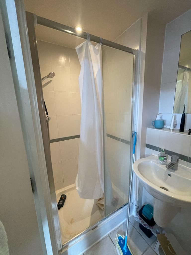 3 Beedroom Apartment for Rent in Burden House, Vauxhall London SW8